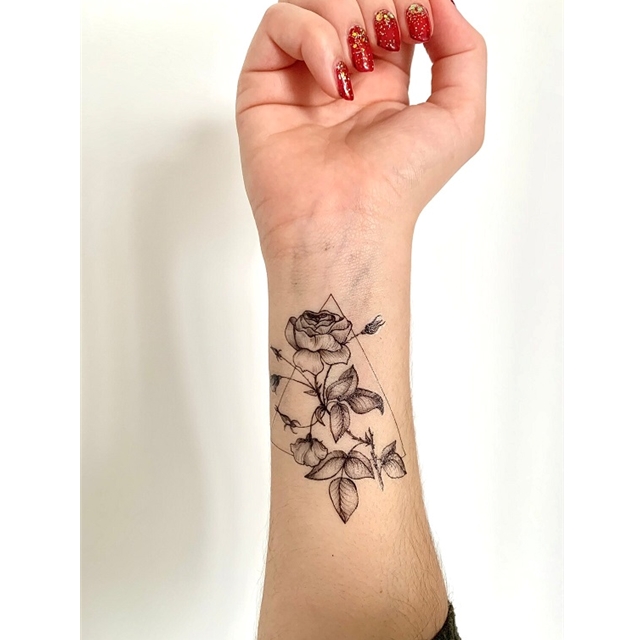 Dreieck Rosen Tattoo
